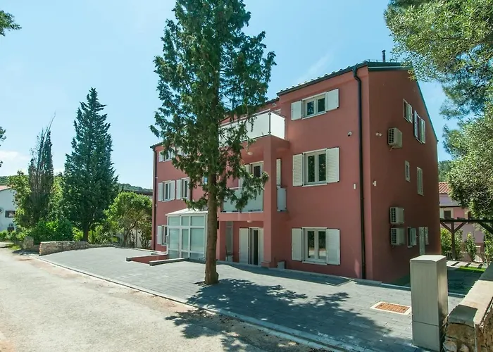 Eva * מאלי לוסיניי